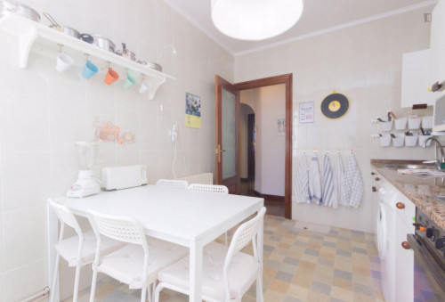 Great double bedroom with a balcony - Gallery - 29