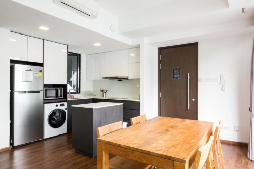 Inviting double ensuite bedroom in Newton  - Gallery -  5