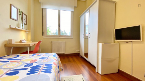 Single bedroom in 4-bedroom apartment - Gallery - 24