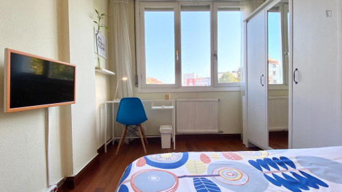 Single bedroom in 4-bedroom apartment - Gallery - 54
