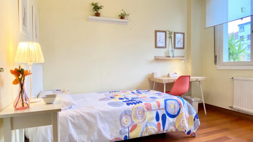 Single bedroom in 4-bedroom apartment - Gallery - 22
