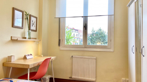 Single bedroom in 4-bedroom apartment - Gallery - 23