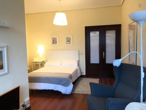 Single bedroom in 4-bedroom apartment - Gallery - 45