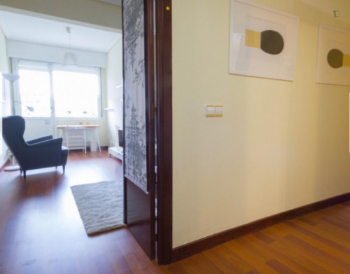 Single bedroom in 4-bedroom apartment - Gallery - 41