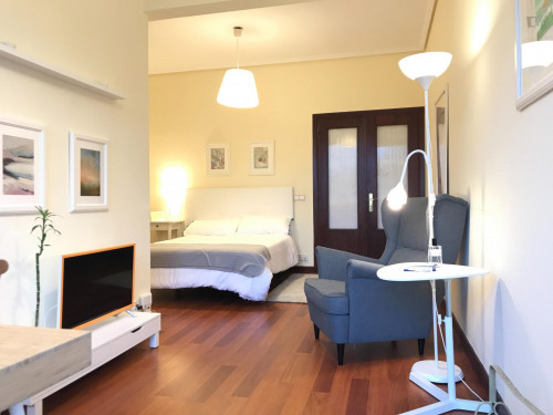 Single bedroom in 4-bedroom apartment - Gallery - 37