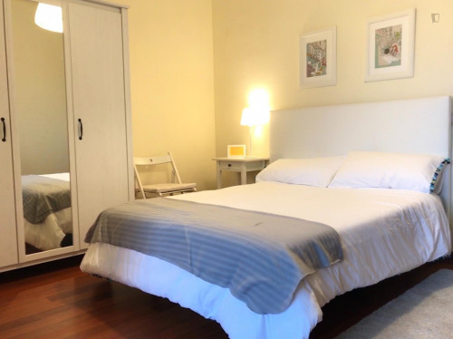 Single bedroom in 4-bedroom apartment - Gallery - 42