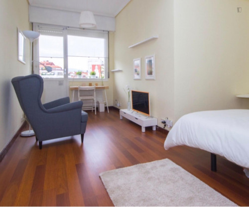 Single bedroom in 4-bedroom apartment - Gallery - 39