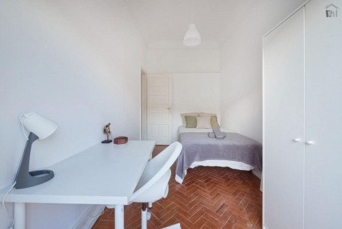 Inviting single bedroom in student-popular Alameda  - Gallery -  5