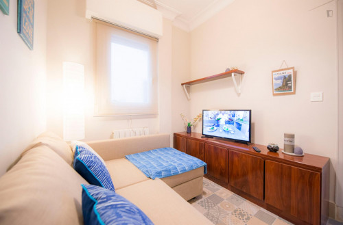 Confortable double bedroom close to Deusto Metro Station