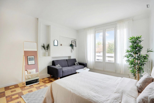 Move into this comfortable 17 m² room near Paris - CLA02