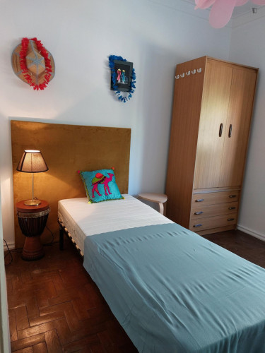 Pleasant single bedroom near the Pontinha metro