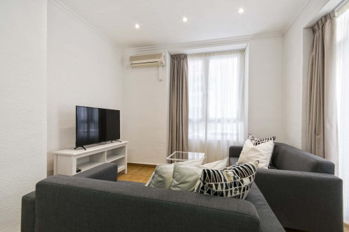 Attractive double bedroom in the Centro neighbourhood  - Gallery -  3