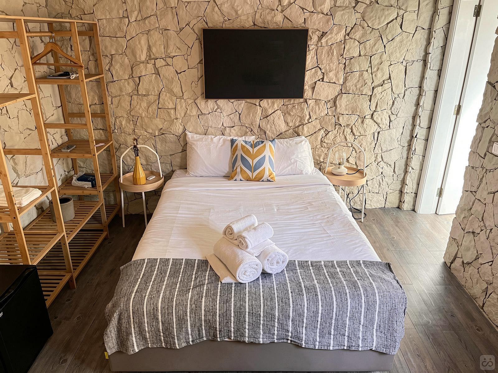 Double Room With Sofa Bed - 8