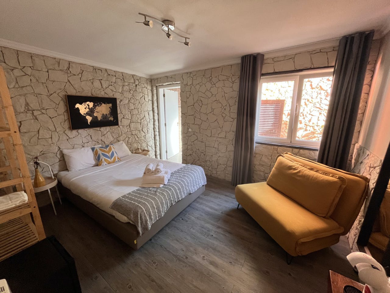 Double Room With Sofa Bed - 11