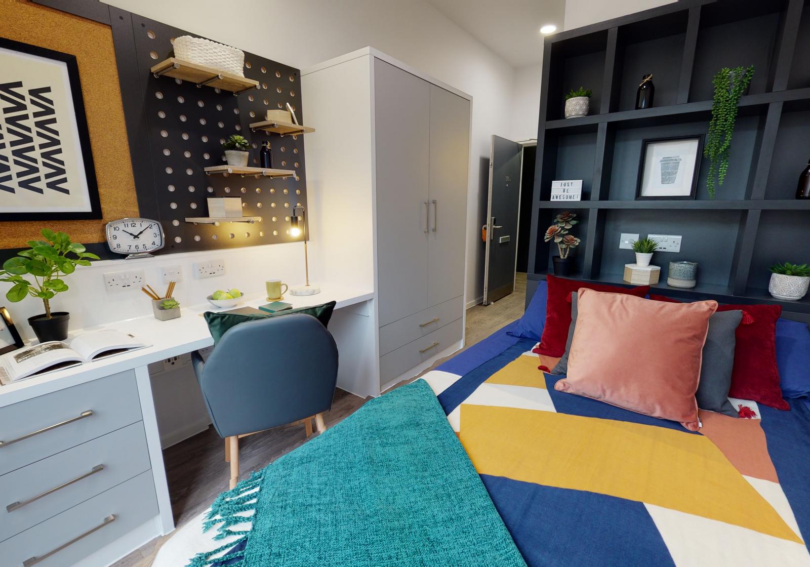  Silver En-Suite  -  iQ Bloomsbury  - Gallery -  1