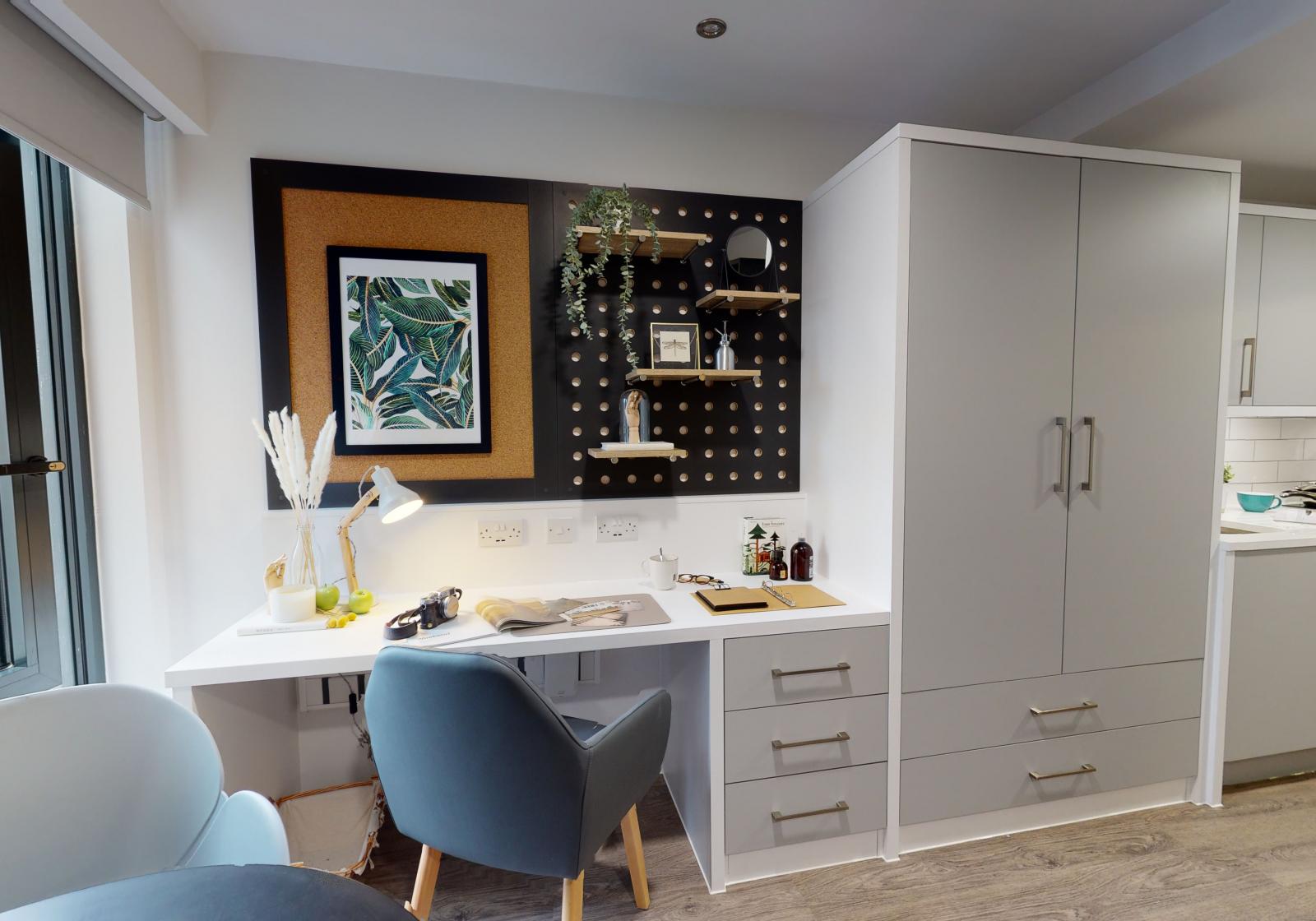  Platinum Studio Plus  -  iQ Bloomsbury  - Gallery -  5