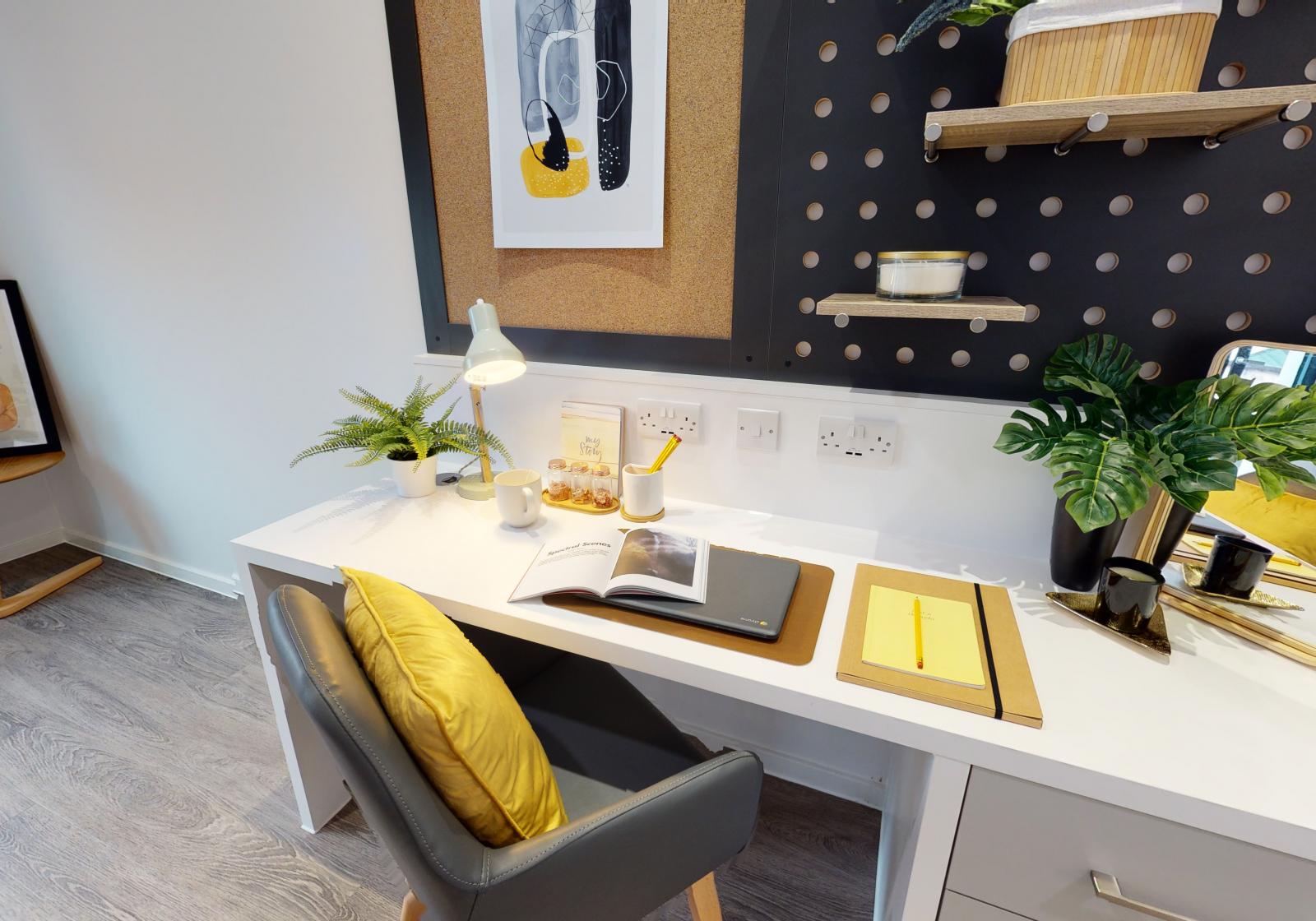 Gold En-Suite - 5