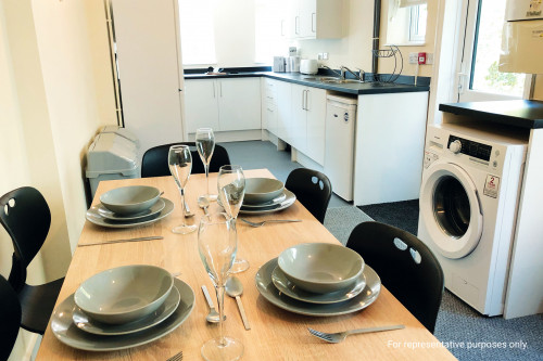 82 St. Philips Road - Communal Area