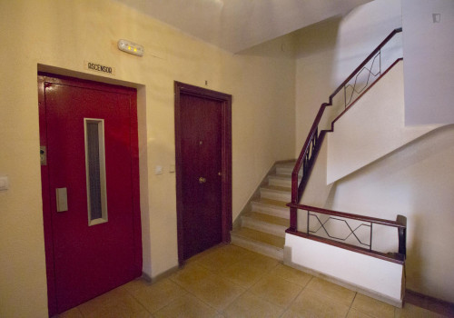 Ample 4-bedroom flat in Los Remedios neighbourhood