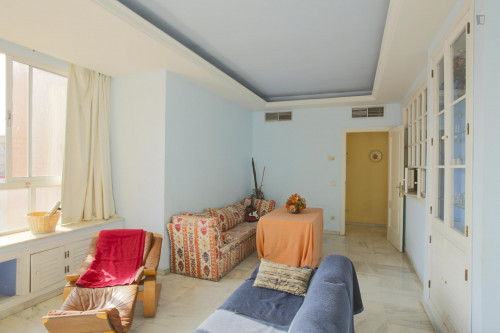 Ample 4-bedroom flat in Los Remedios neighbourhood - Gallery - 32