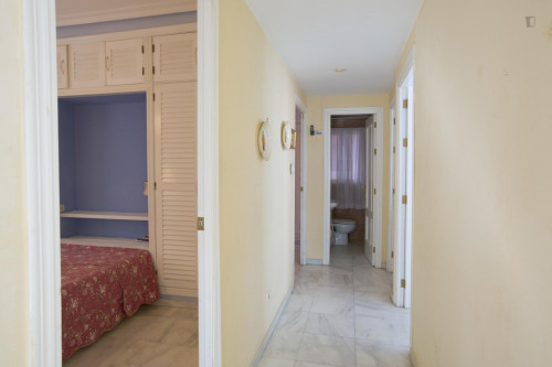 Ample 4-bedroom flat in Los Remedios neighbourhood - Gallery - 6