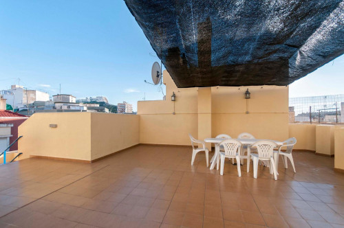 Single bedroom in a 6-bedroom apartment close to Marq - Castillo train station - Gallery - 11