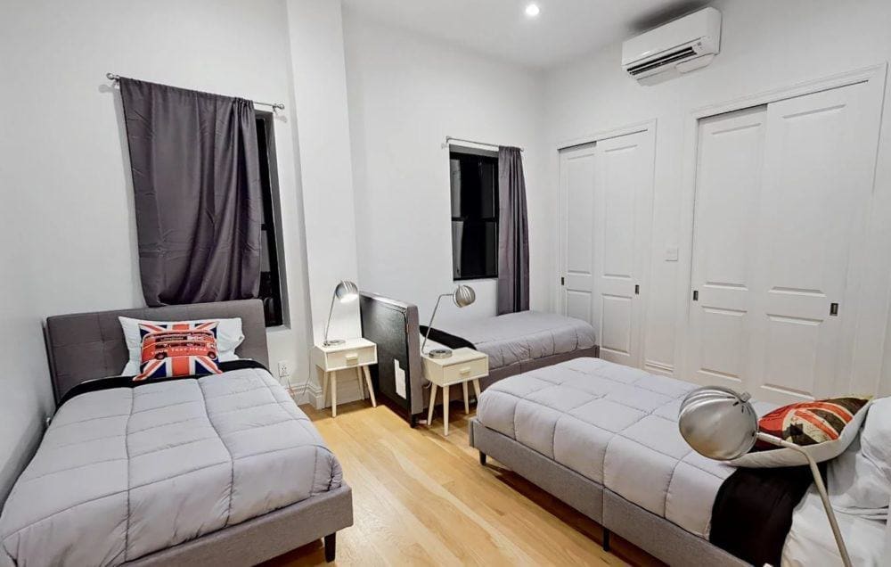 3-People Shared Room Male  -  Bernard Brooklyn Home  - Gallery -  1