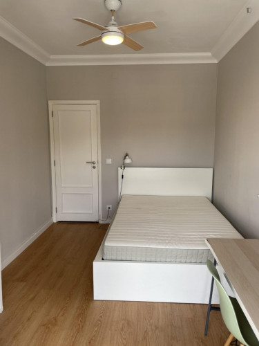 Appealing single bedroom with balcony