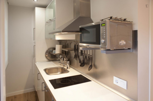 Cool studio apartment close to Universidad de Sevilla Escuela Técnica Superior de Arquitectura