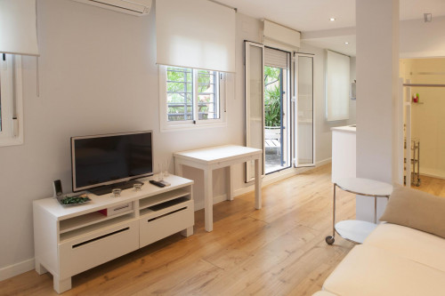 Cool studio apartment close to Universidad de Sevilla Escuela Técnica Superior de Arquitectura