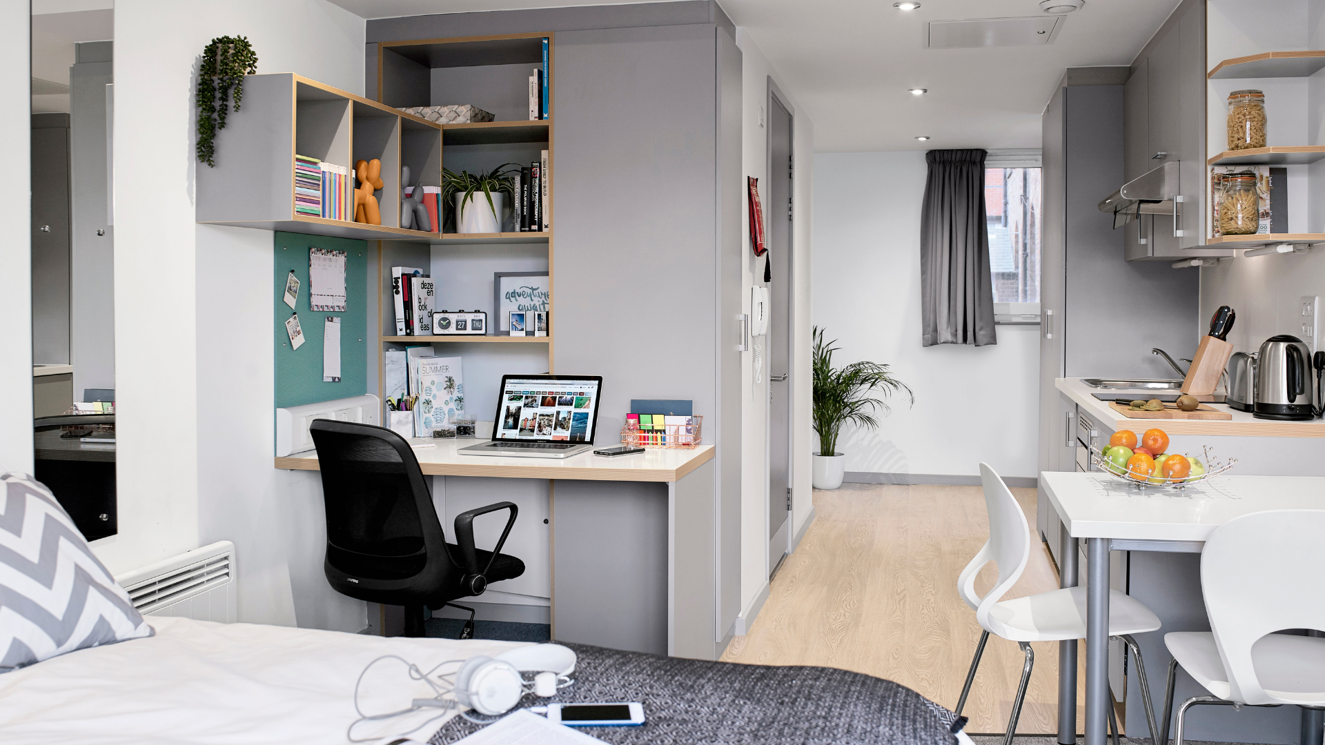  Silver Deluxe Accessible Studio  -  Lace Market Studios  - Gallery -  3