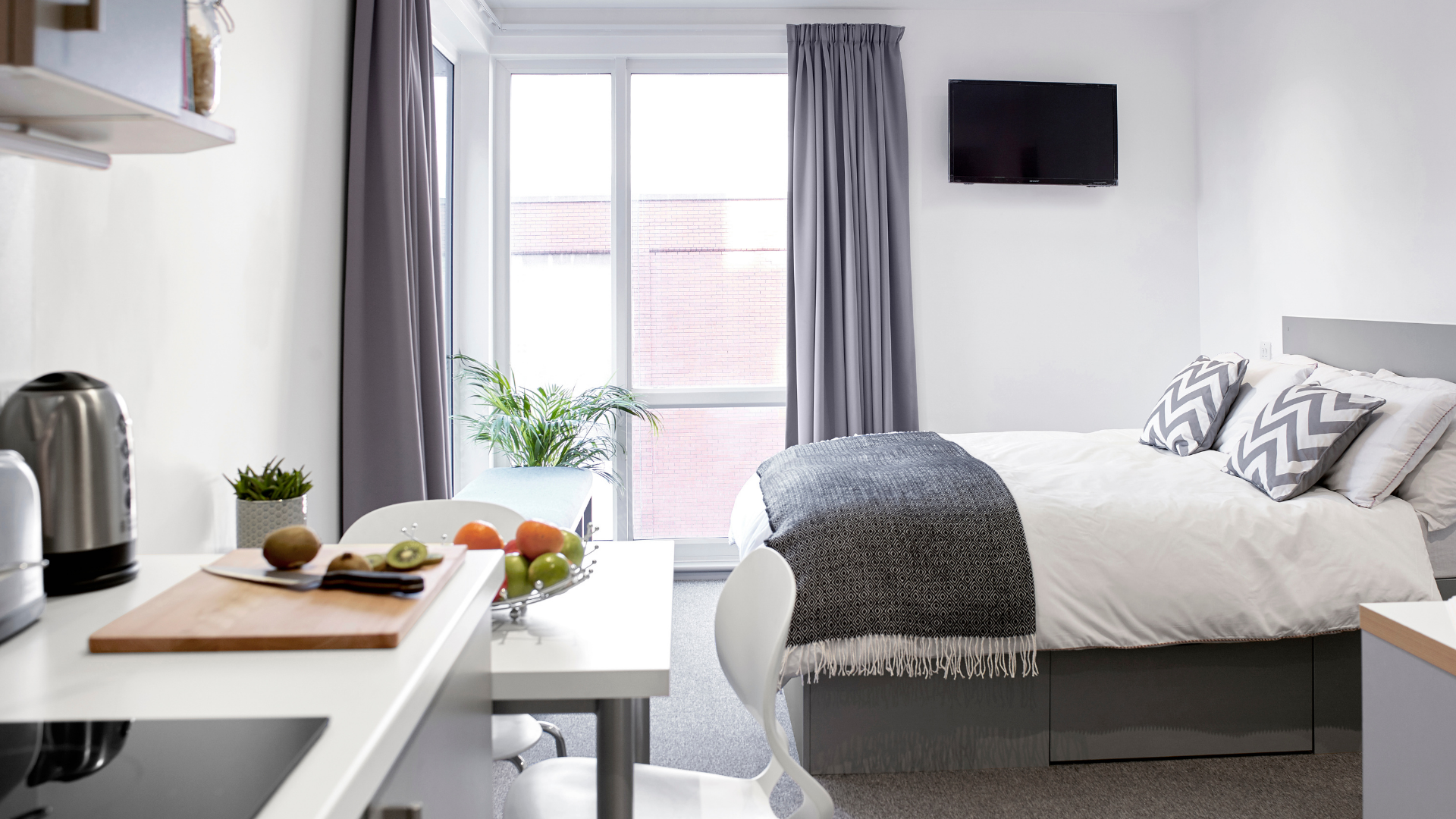  Silver Deluxe Accessible Studio  -  Lace Market Studios  - Gallery -  7