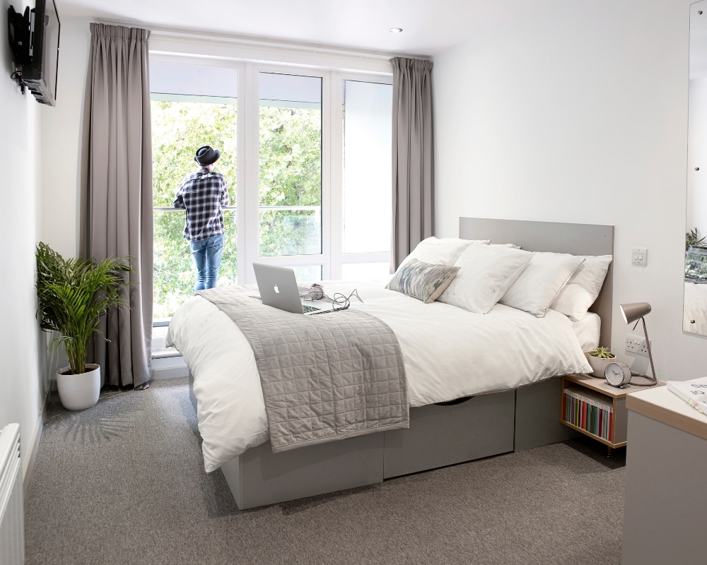  Silver Studio Deluxe (Balcony)  -  Lace Market Studios  - Gallery -  3