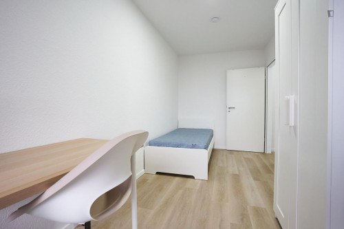 Appealing single bedroom with a balcony, in Wersten