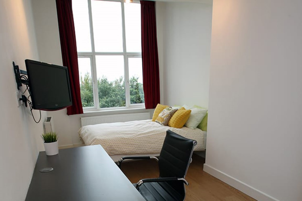  Silver Large City Studio  -  CODE Leicester  - Gallery -  4
