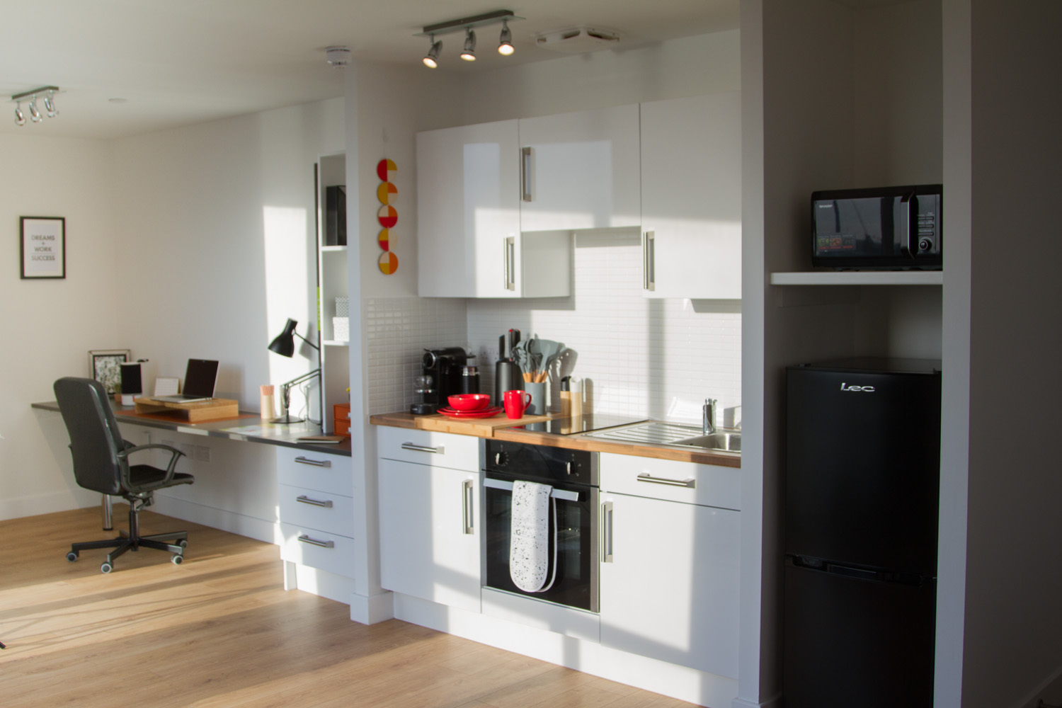 Extra Large Deluxe Studio - CODE Fairfax Street - Gallery - 5