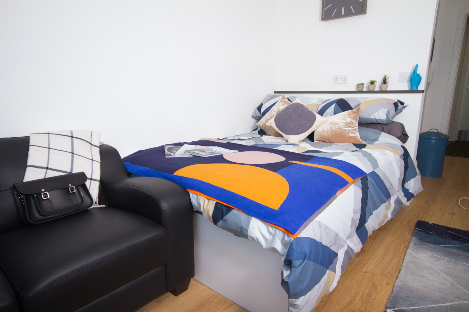 Penthouse Deluxe Studio With City View - CODE Fairfax Street - Gallery - 1