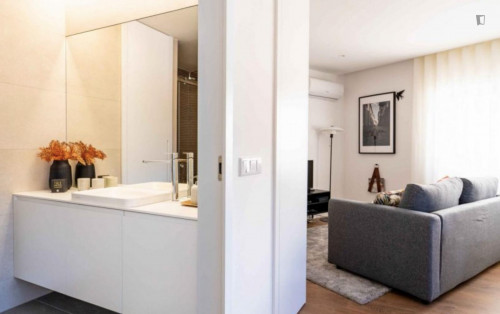 Lovely 1-bedroom apartment near Parque Da Ponte