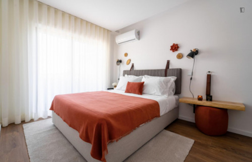 Lovely 1-bedroom apartment near Parque Da Ponte