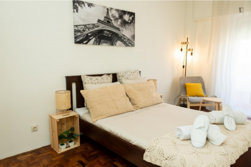 Welcoming 2-bedroom apartment in Benfica