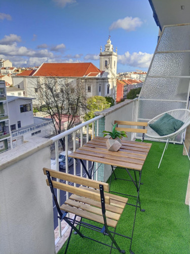 Welcoming 2-bedroom apartment in Benfica