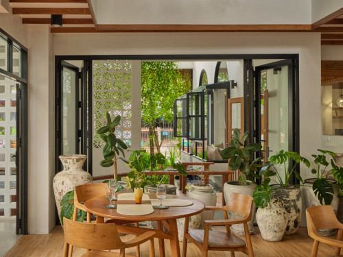 Gorgeous hotel near Wat Pa Khlong Kung