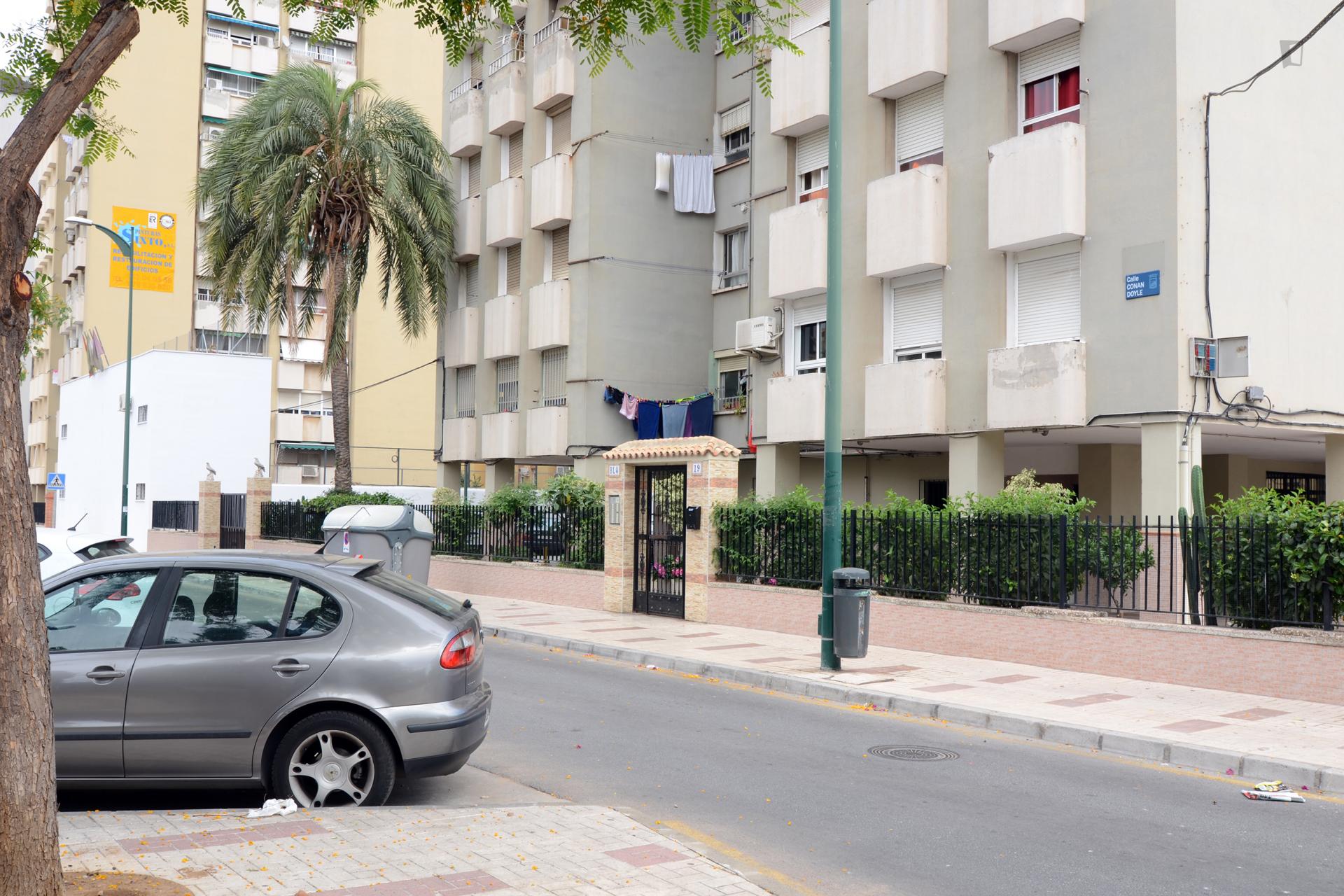 Cosy single bedroom just for female students, near Santa Cristina neighbourhood