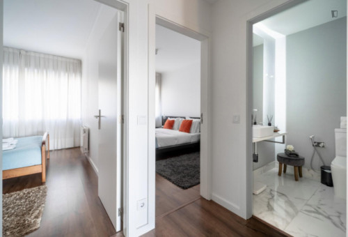 Very sunny 2-bedroom apartment in Sé de Braga e São Lazaro