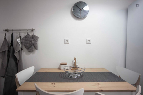 Appealing single bedroom