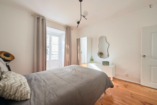 Appealing single bedroom with balcony  - Gallery -  5