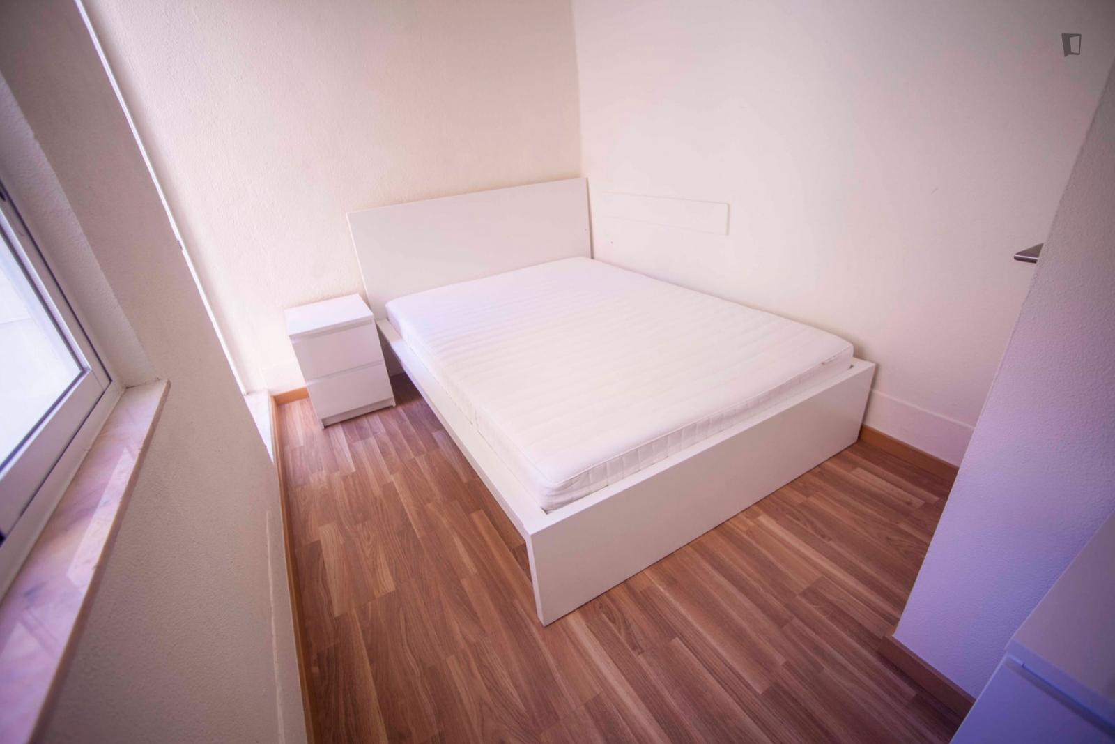Cozy Single Bedroom With Balcony - Cozy single bedroom with balcony - Gallery - 1