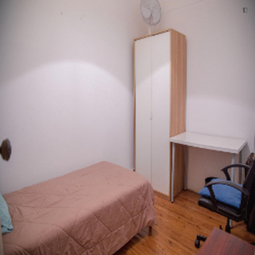 Appealing single bedroom