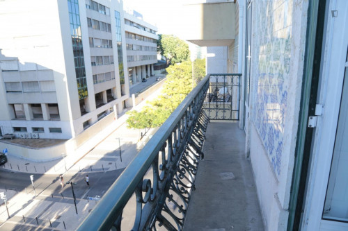 Attractive single bedroom with balcony