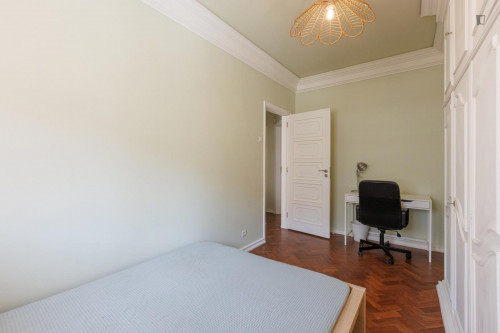 Appealing single bedroom